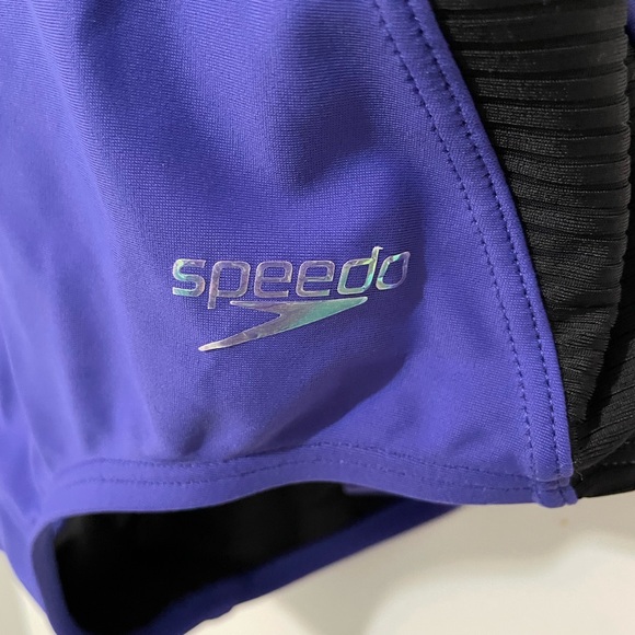 Speedo Endurance Purple Black Racerback One piece Swimsuit built in bra size 8 - Picture 2 of 7